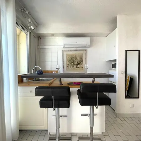 Dernier Etage, Vue - Fr-1-867-23 אגדה